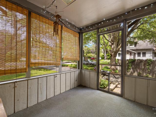 House for sale in Mchenry, Illinois