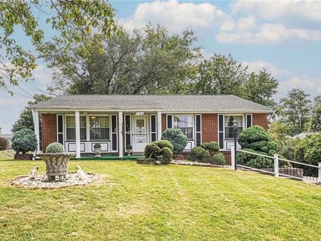 House for sale in Coraopolis, Pennsylvania