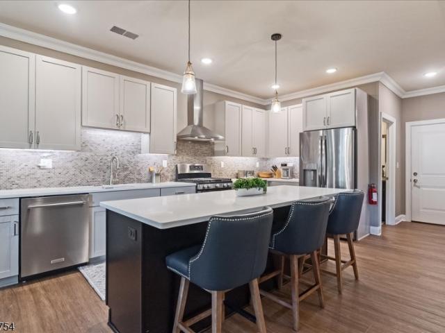 Townhouse for sale in Glasser, New Jersey