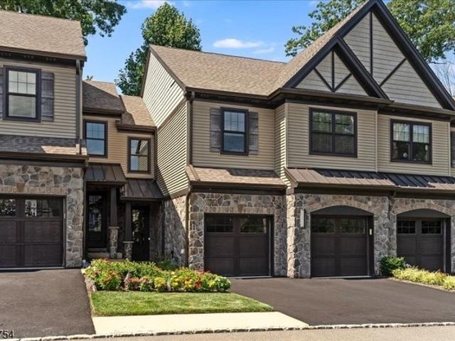Townhouse for sale in Glasser, New Jersey