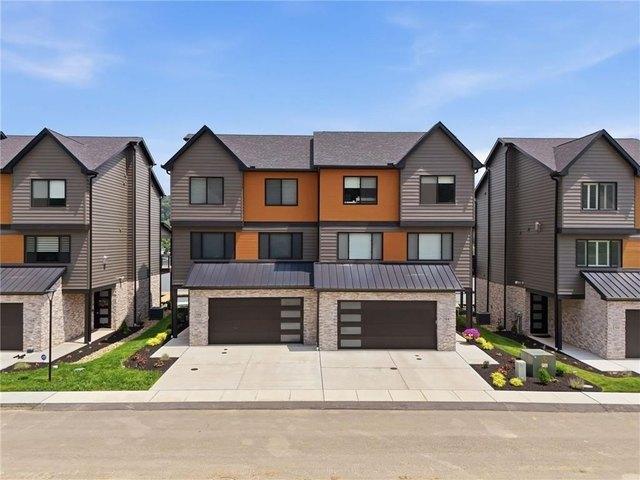 Townhouse for sale in Pittsburg, Pennsylvania