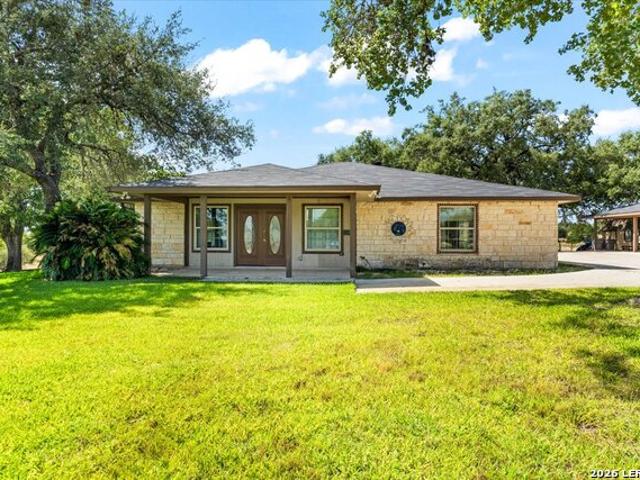 House for sale in Floresville, Wilson County