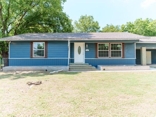 House for sale in Navarro, Texas