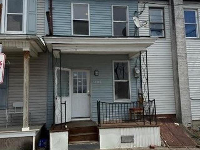 Townhouse for sale in Mount Carmel, Pennsylvania