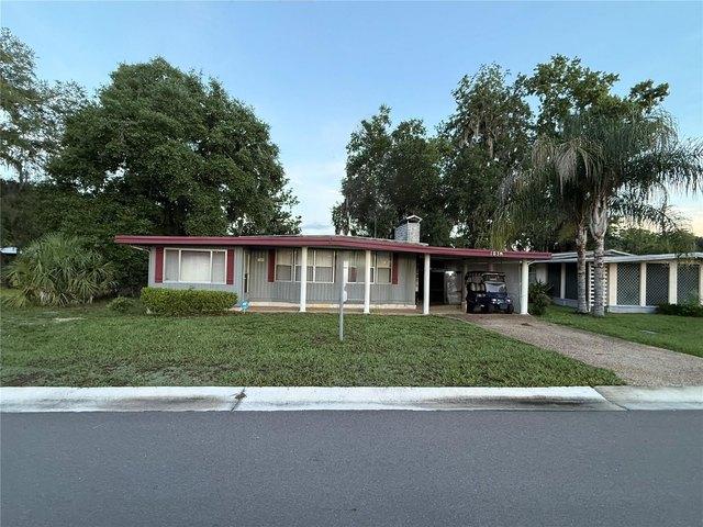 House for sale in Oxford, Florida