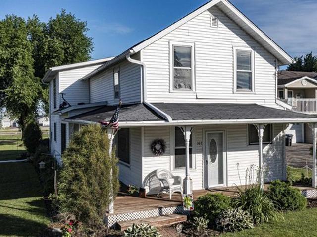 House for sale in Cecil, Wisconsin