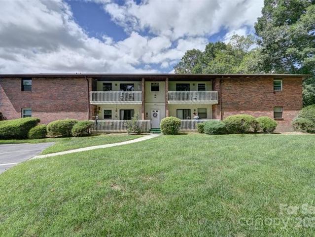 Condo for sale in Hendersonville, North Carolina