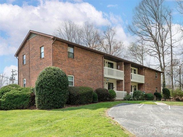 Condo for sale in Hendersonville, North Carolina