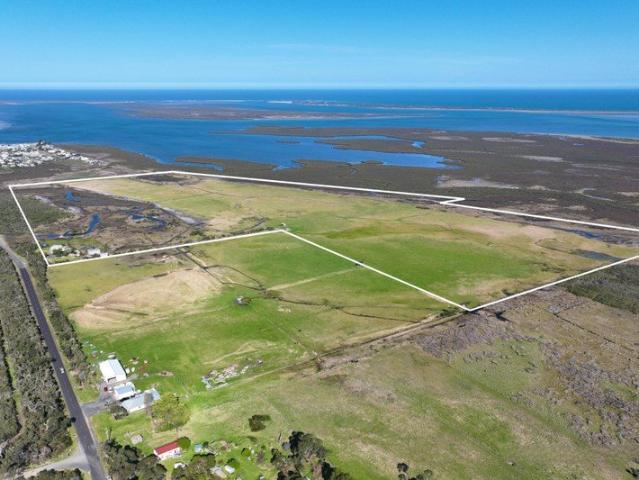 Cottage for sale in Manns Beach, Victoria