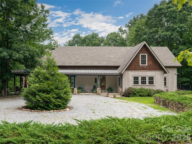 House for sale in Saluda, North Carolina