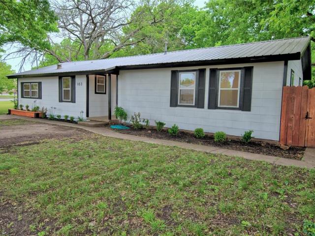 House for sale in Saint Jo, Texas