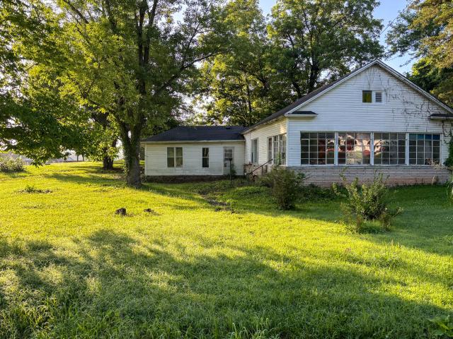 House for sale in Stone, Missouri