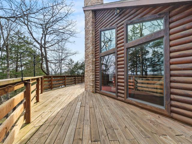 House for sale in Stone, Missouri