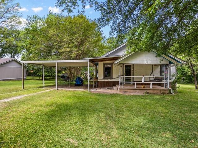 House for sale in White Oak, Texas