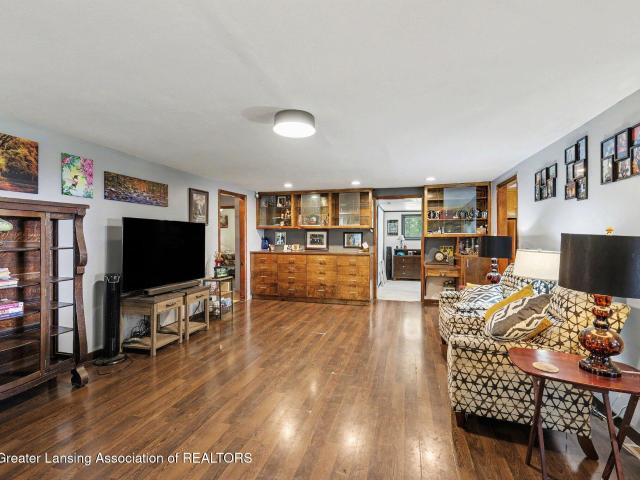 House for sale in Perry, Shiawassee County