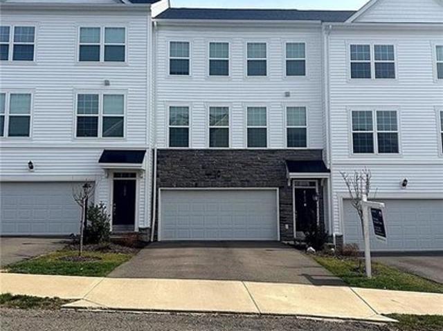 Townhouse for sale in Coraopolis, Pennsylvania
