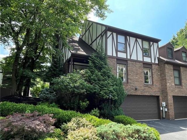 Townhouse for sale in Sewickley, Pennsylvania