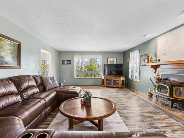 House for sale in Cathlamet, Washington