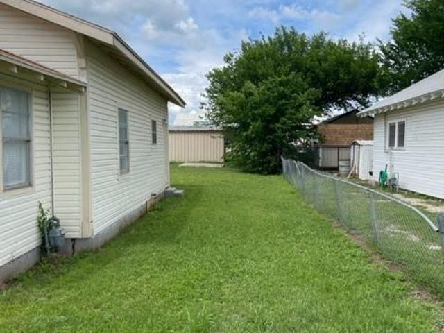 House for sale in Bowie, Texas