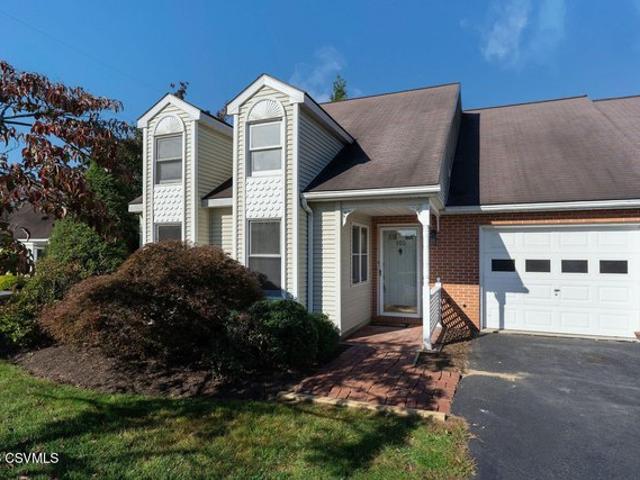 Townhouse for sale in Lewisburg, Union County