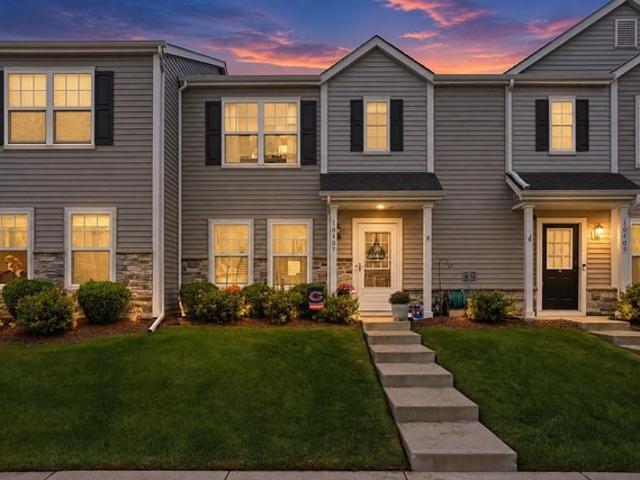 Townhouse for sale in Cedar Lake, Lake County