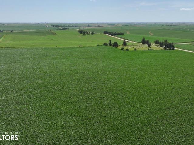 Farm for sale in Belle Plaine, Iowa