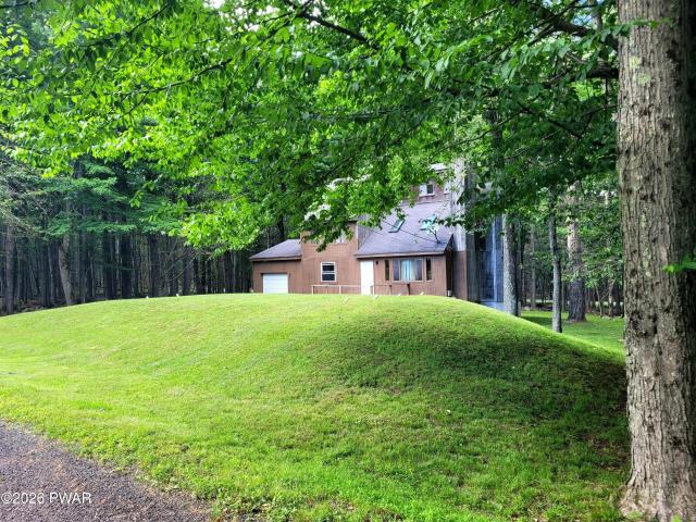 House for sale in Newfoundland, Pennsylvania