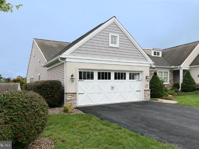 Townhouse for sale in Burd Coleman Village, Cornwall