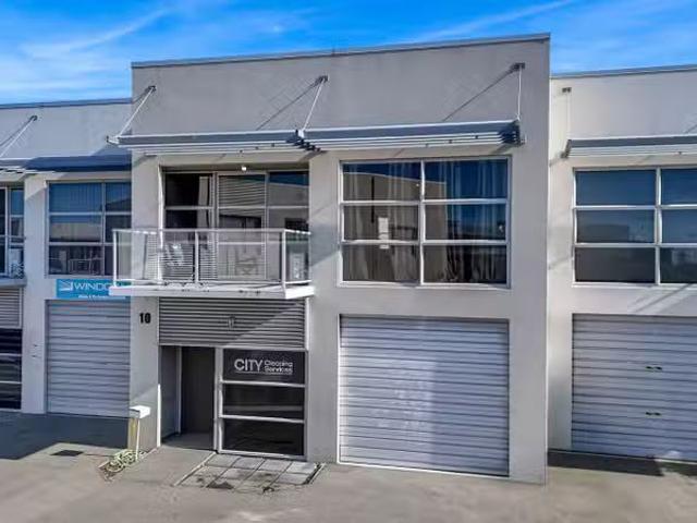 House for sale in Chaslands, Canterbury