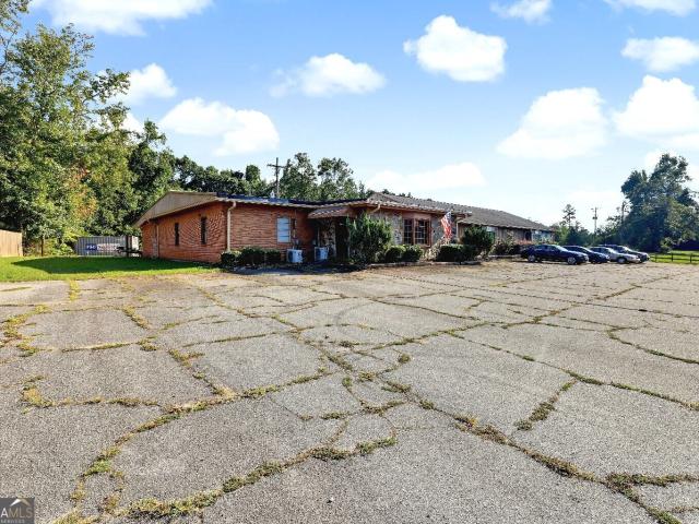 Commercial for sale in Barnesville, Lamar County