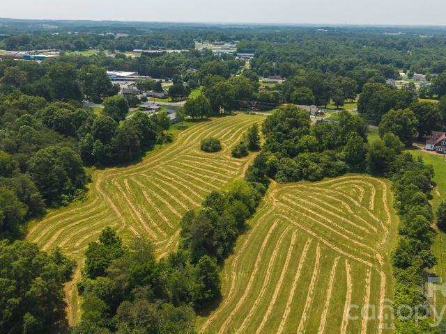 House for sale in Hiddenite, North Carolina