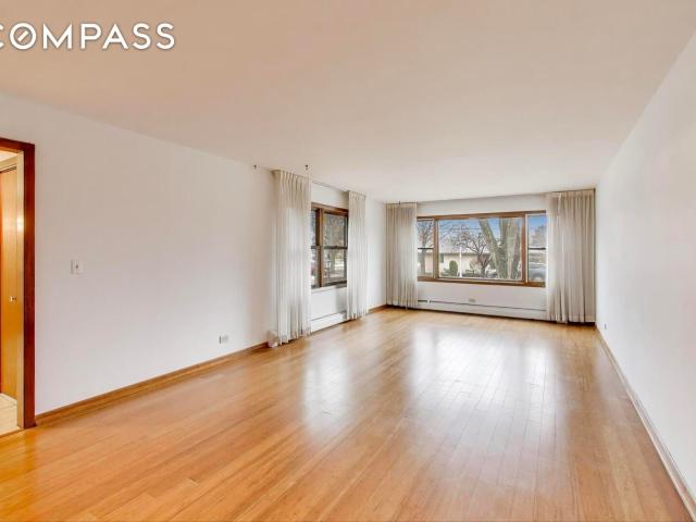 House for sale in Mount Prospect, Illinois