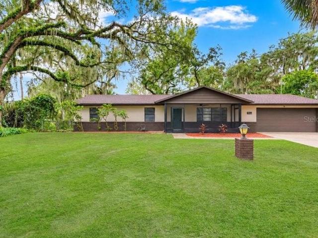 House for sale in Leesburg, Lake County