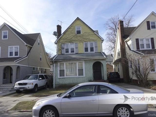 House for sale in Queens, Arverne