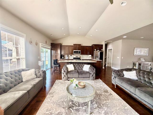 House for sale in Bowling Green, Warren County