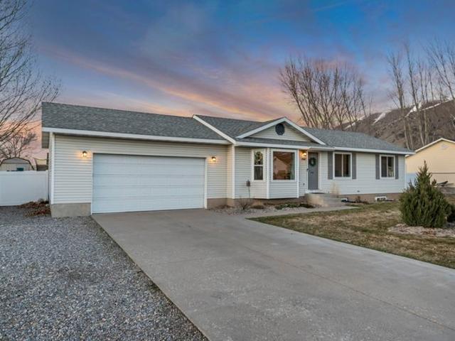 House for sale in Cache, Utah