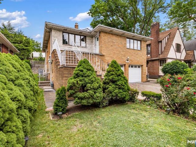 House for sale in Fort Lee, New Jersey