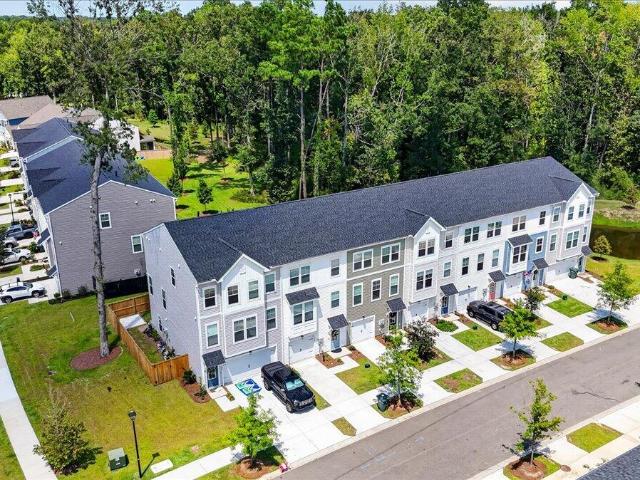 Townhouse for sale in Hanahan, South Carolina