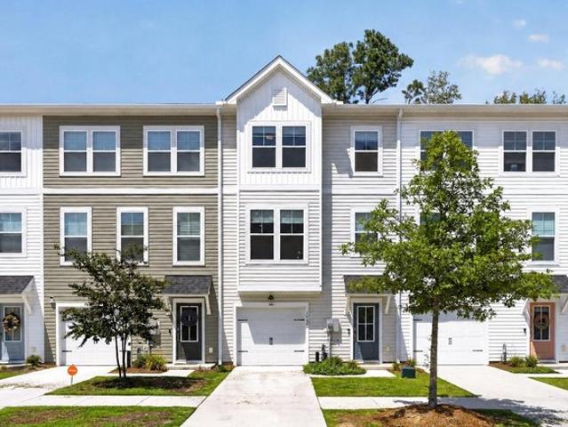 Townhouse for sale in Hanahan, South Carolina