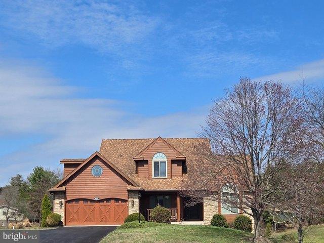 House for sale in Hedgesville, West Virginia