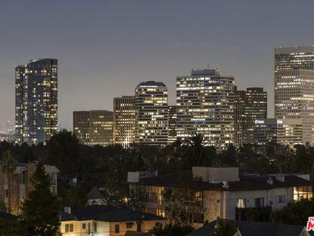 Condo for sale in Canoga Park, California