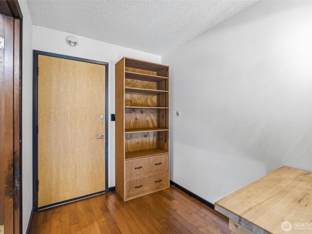Condo for sale in Washington