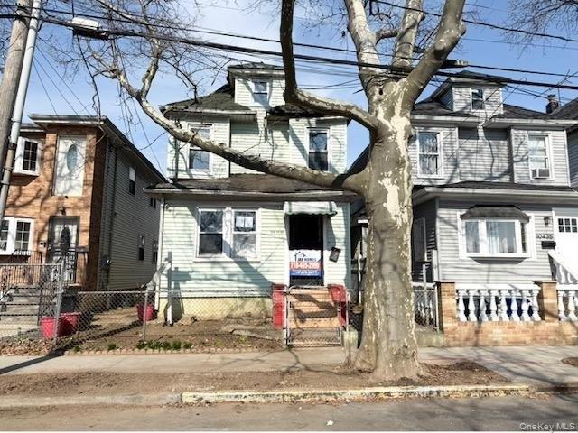 House for sale in Queens, Arverne