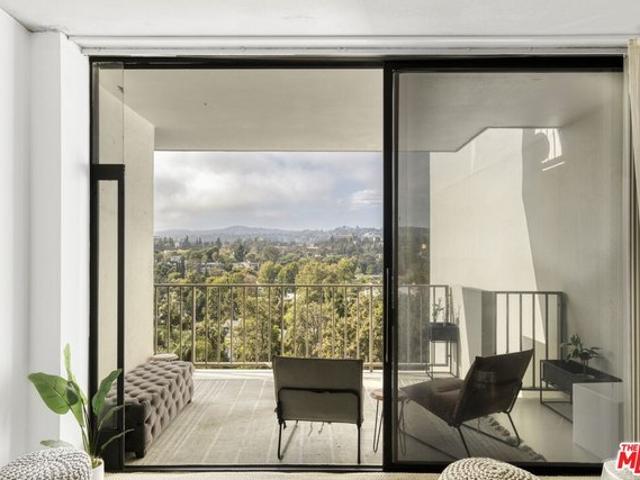 Condo for sale in Los Angeles, Los Angeles County