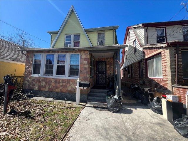 House for sale in Queens, Arverne