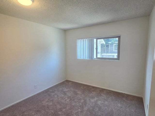 Apartment for rent in Long Beach, California