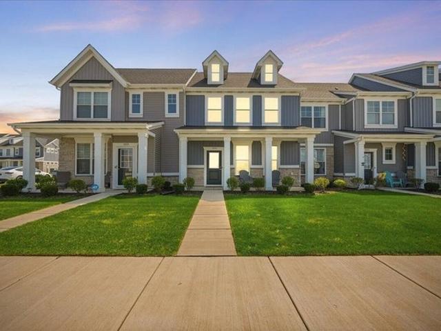 Townhouse for sale in Crown Point, Indiana