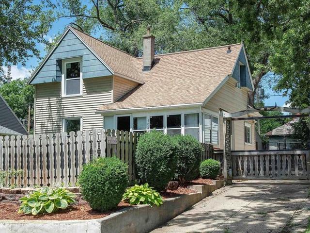House for sale in Waterloo, Iowa