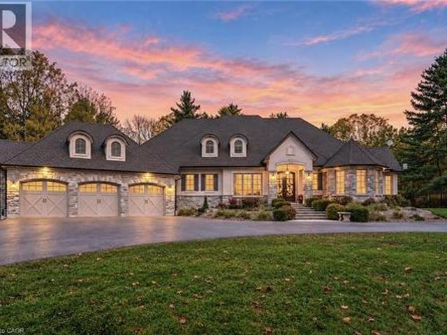 House for sale in Skunk's Misery, Hamilton