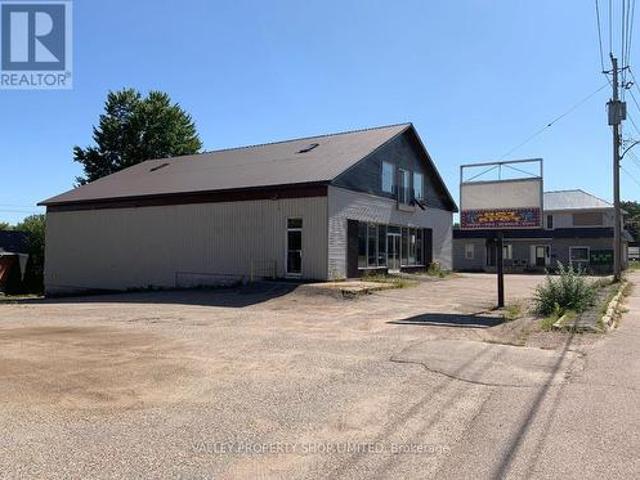 Commercial for rent in Pembroke, Ontario